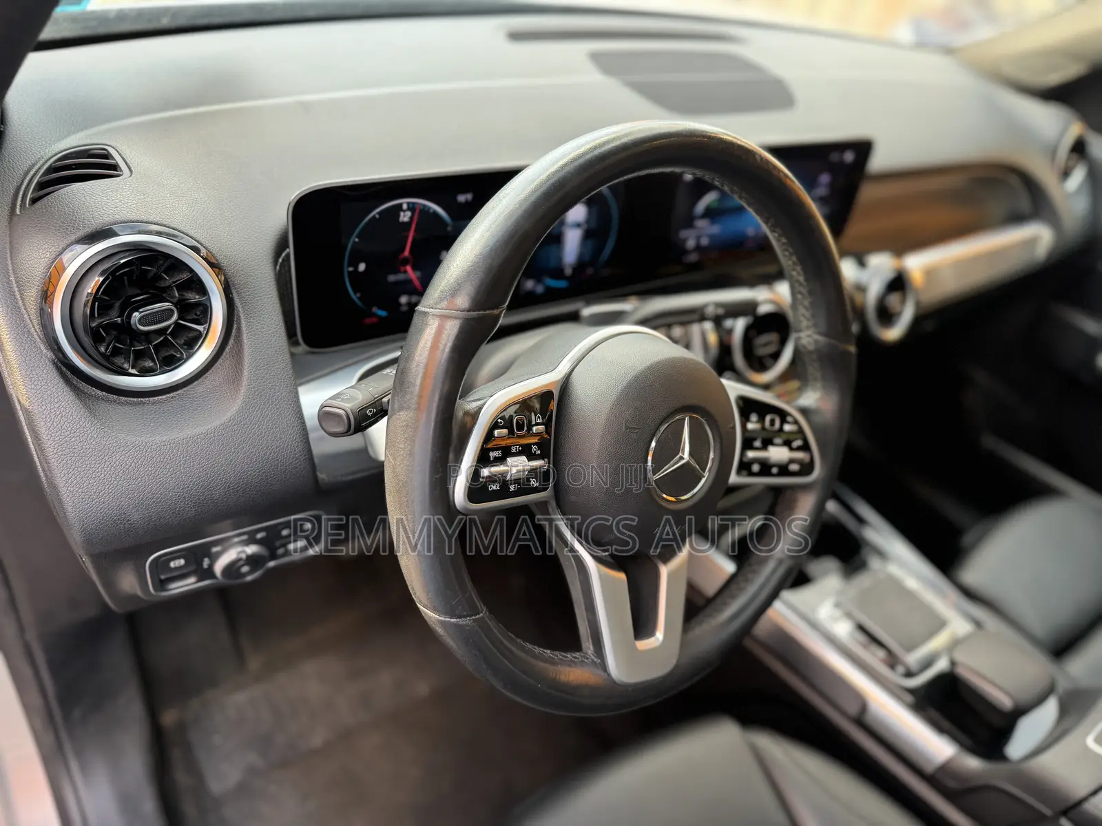 Mercedes-Benz GLB-Class GLB 250 4MATIC 2020 Silver