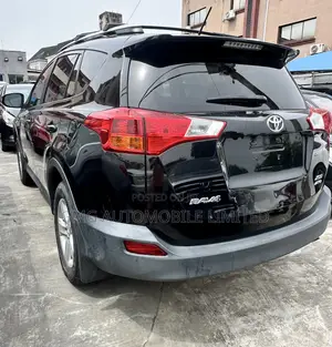 Toyota RAV4 XLE 4dr SUV (2.5L 4cyl 6A) 2014 Black