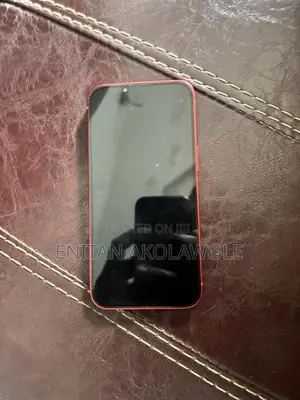 Apple iPhone 13 128 GB Red