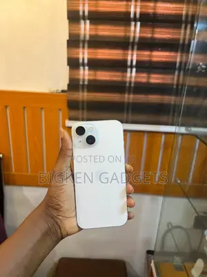 Apple iPhone 15 128 GB Green