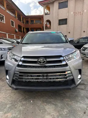 Toyota Highlander XLE 4dr SUV AWD (3.5L 6cyl 6A) 2015 Silver