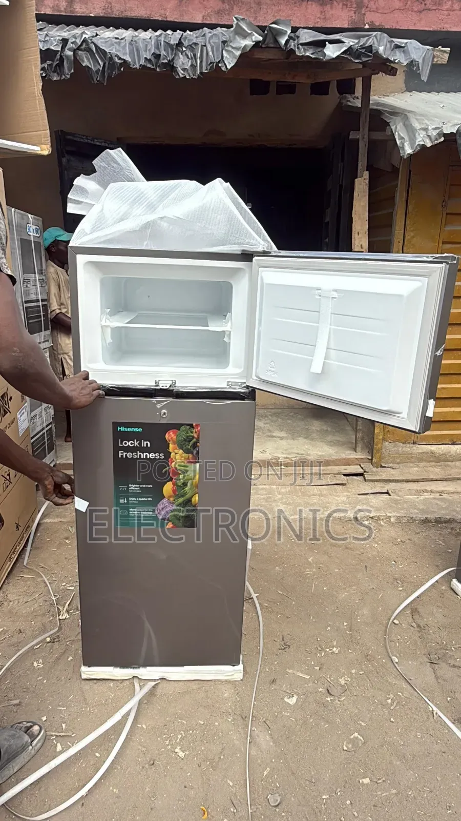 Hisense Refrigerator Fridge Freezer Ref205dr