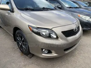 Toyota Corolla 2010 Gold