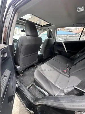 Toyota RAV4 XLE 4dr SUV (2.5L 4cyl 6A) 2014 Black
