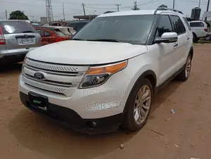 Ford Explorer Base 4dr 4x4 (3.5L 6cyl 6A) 2011 White