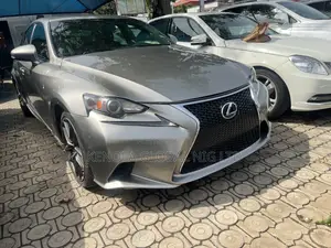 Lexus IS 2016 Gold