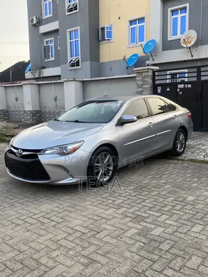 Toyota Camry SE 4dr Sedan (2.5L 4cyl 6A) 2016 Silver
