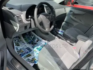 Toyota Corolla 2010 Silver