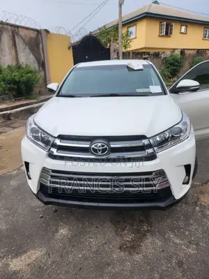 Toyota Highlander LE 4x4 V6 (3.5L 6cyl 8A) 2017 White