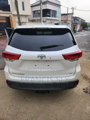Toyota Highlander LE 4x4 V6 (3.5L 6cyl 8A) 2017 White