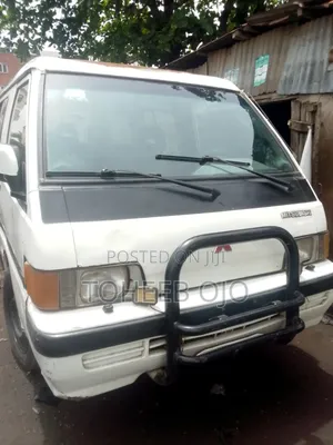 Mitsubishi L300 1986 White