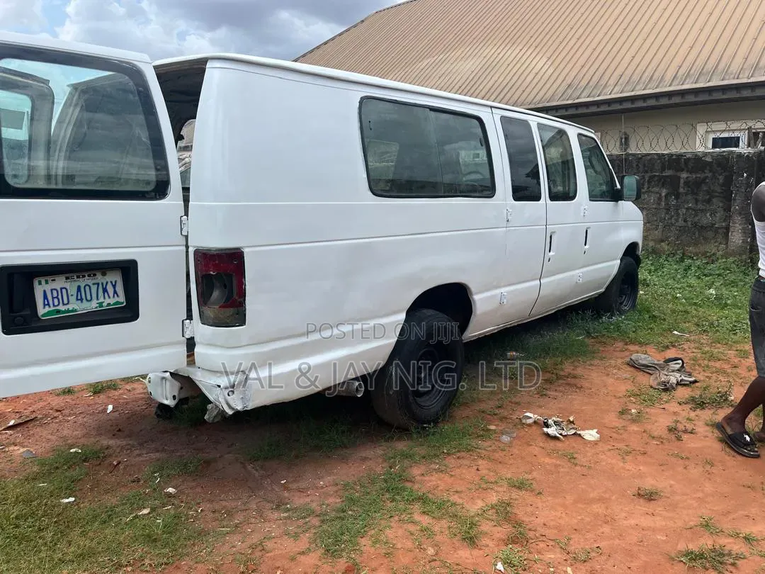 Ford Bus For Hire
