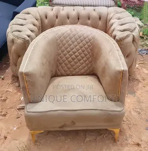 Top Quality 4 Seaters Luxury Tufted Sofa Set (2,1) Seaters