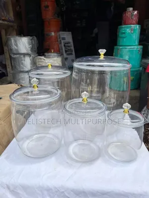 Elegant 5-piece Acrylic Kitchen Canister Set With Gold Crystal Lids