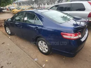 Toyota Camry SE 4dr Sedan (2.5L 4cyl 6A) 2011 Blue