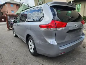 Toyota Sienna 2012 Gray
