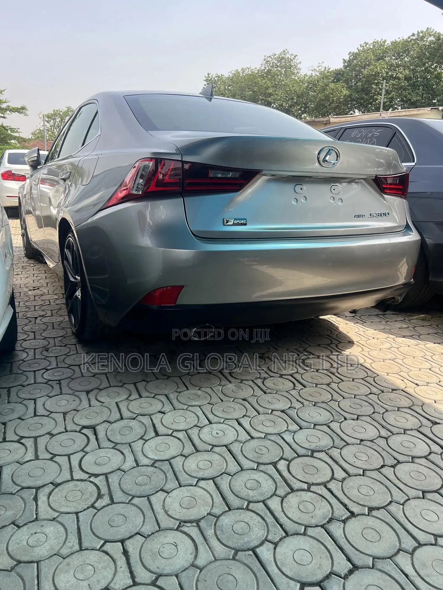 Lexus IS 2016 Gold