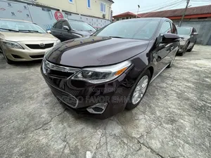 Toyota Avalon XLE Sedar FWD (3.5L 6cyl 6A) 2013