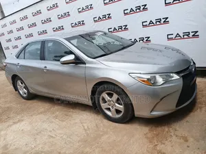 Toyota Camry LE 4dr Sedan (2.5L 4cyl 6A) 2015 Silver