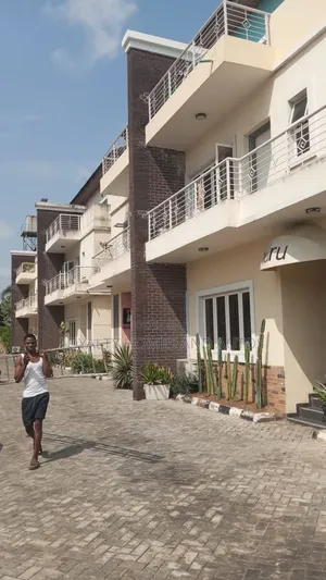 4bdrm Duplex in Lekki Phase 1 for rent