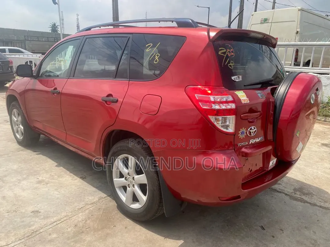 Toyota RAV4 2010 Red