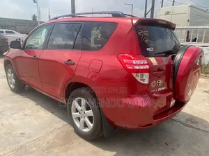 Toyota RAV4 2010 Red