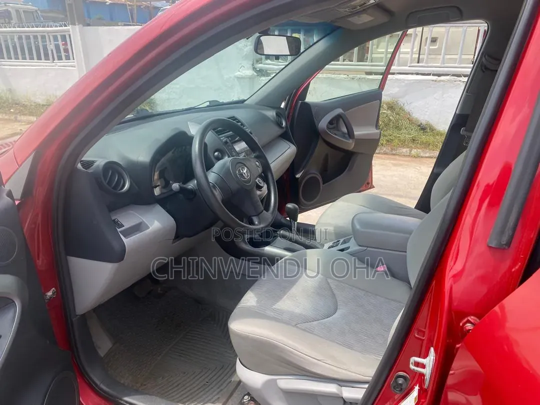 Toyota RAV4 2010 Red