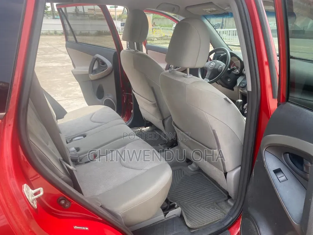 Toyota RAV4 2010 Red