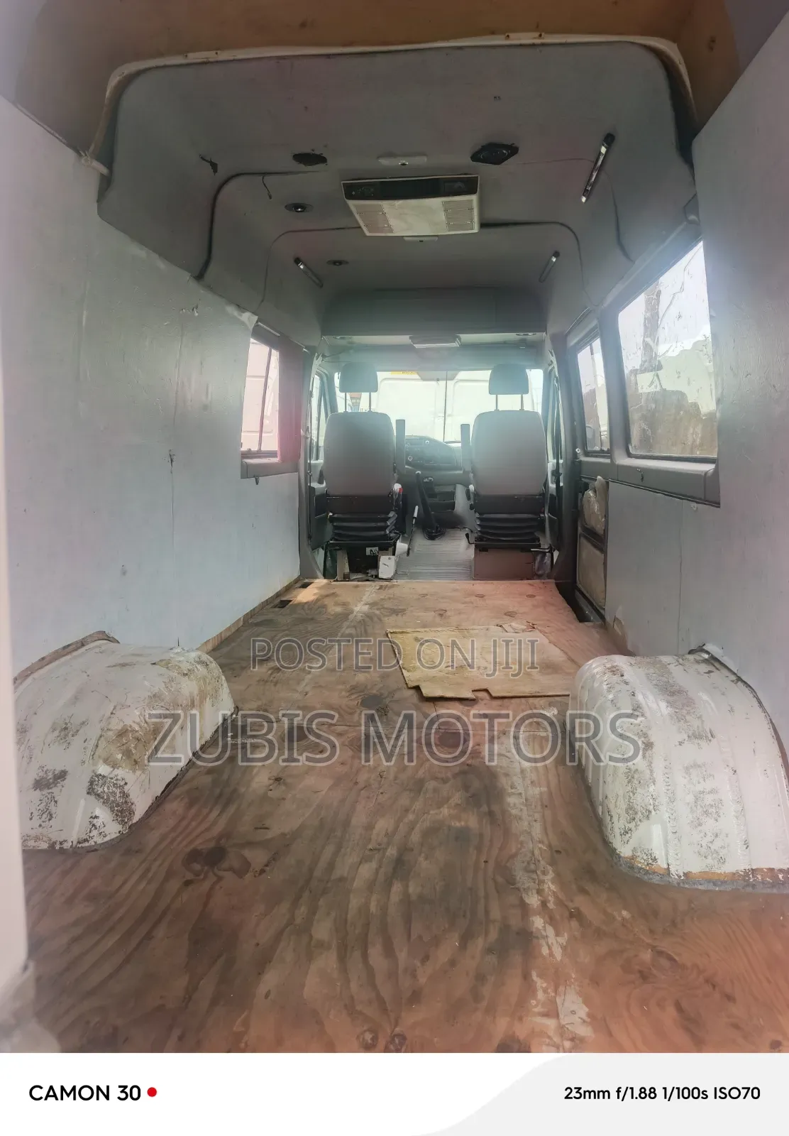 Volkswagen LT 2000 White