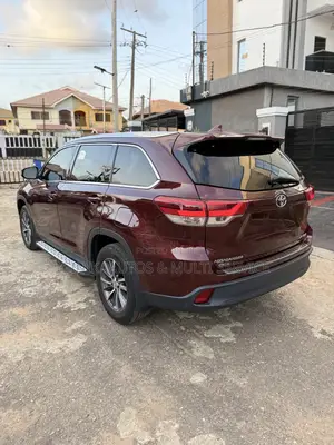 Toyota Highlander XLE 2019 Burgundy