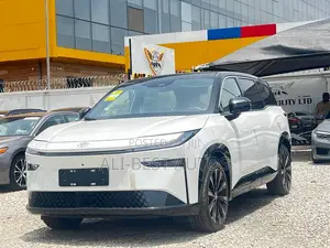 Toyota bZ3 2025 White