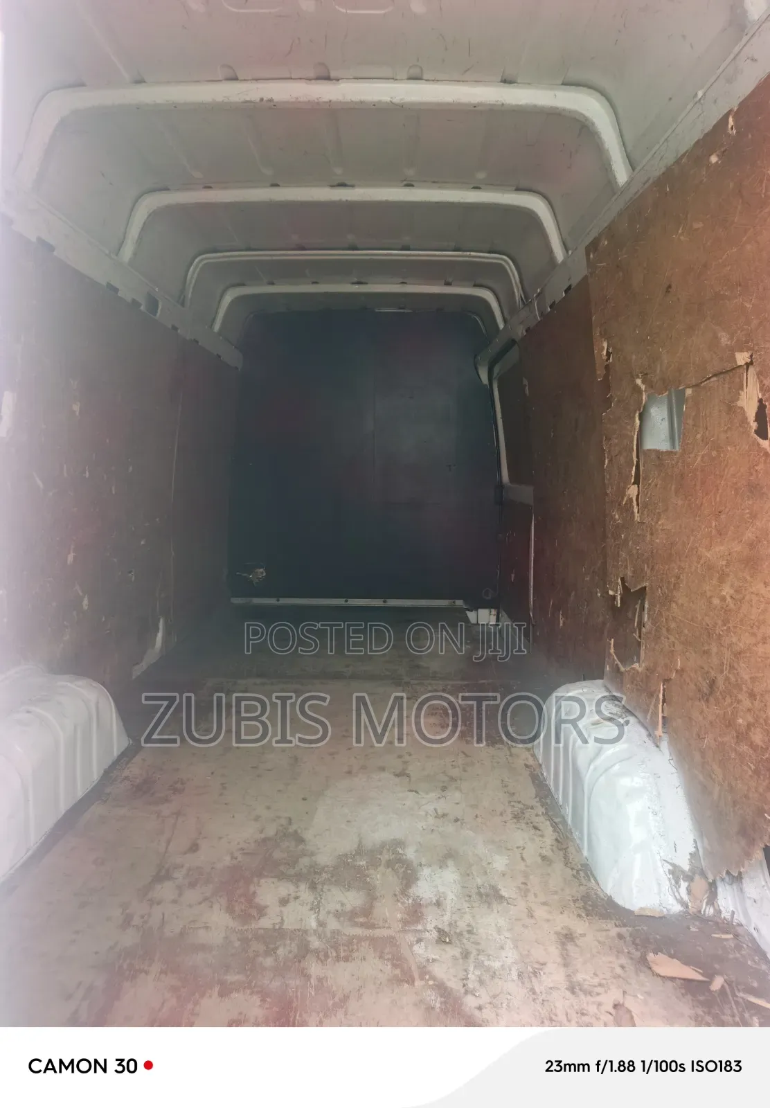 Volkswagen LT 2000 White