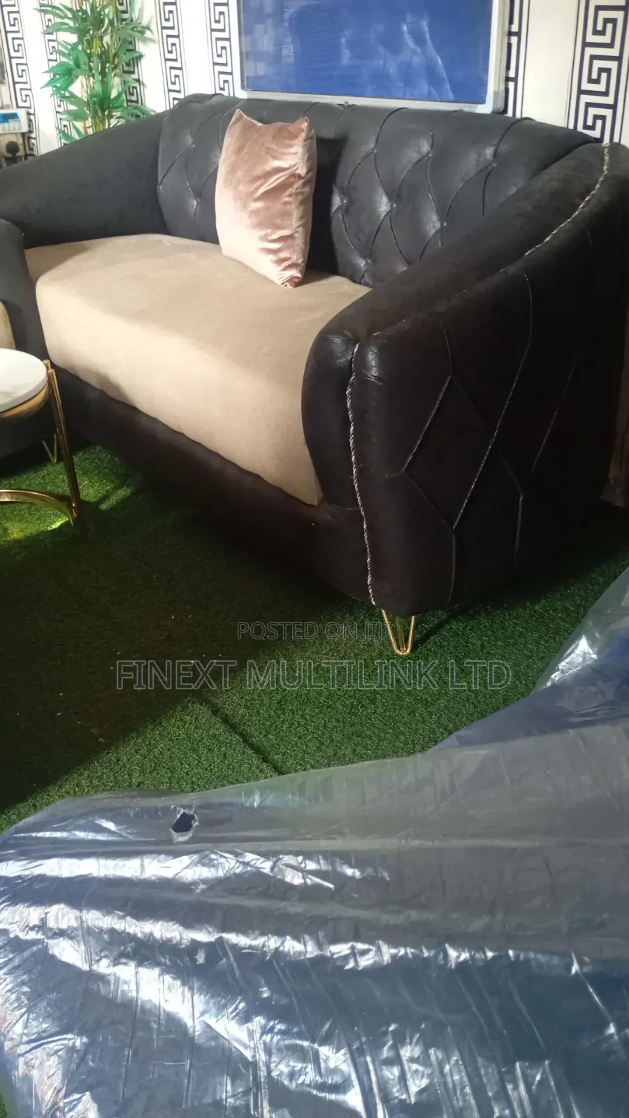 Sofas 3seaters and 2seaters Chairs