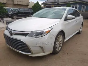 Toyota Avalon XLE Premium 4dr Sedan (3.5L 6cyl 6A) 2015 White