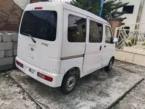 Daihatsu Hijet 2005 White