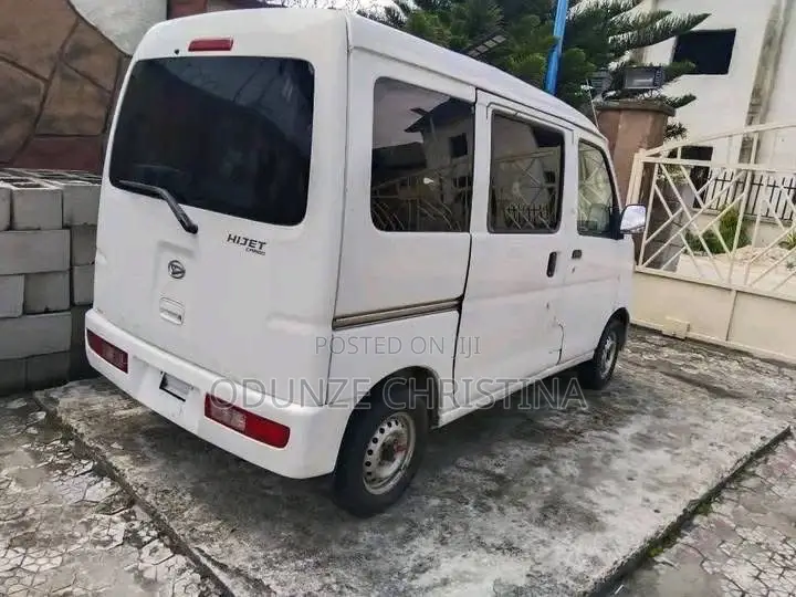 Daihatsu Hijet 2005 White