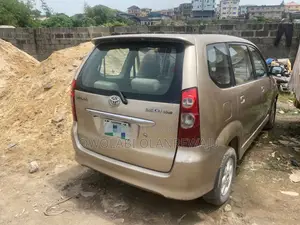 Toyota Avanza 2005 Gold