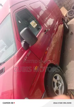 Volkswagen LT 2000 Red
