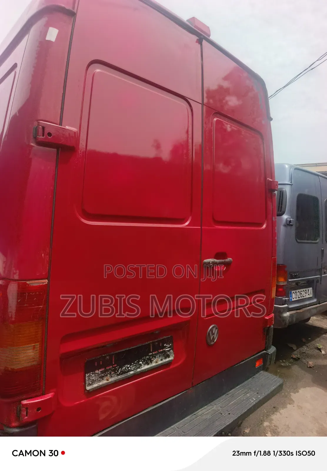 Volkswagen LT 2000 Red