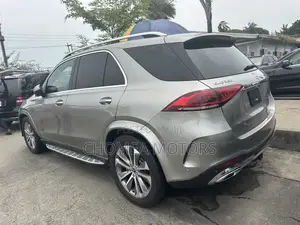 Mercedes-Benz GLE-Class 2021