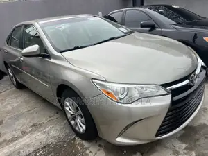 Toyota Camry 2016 Gold