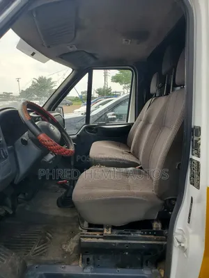 Ford Transit 2002 Yellow