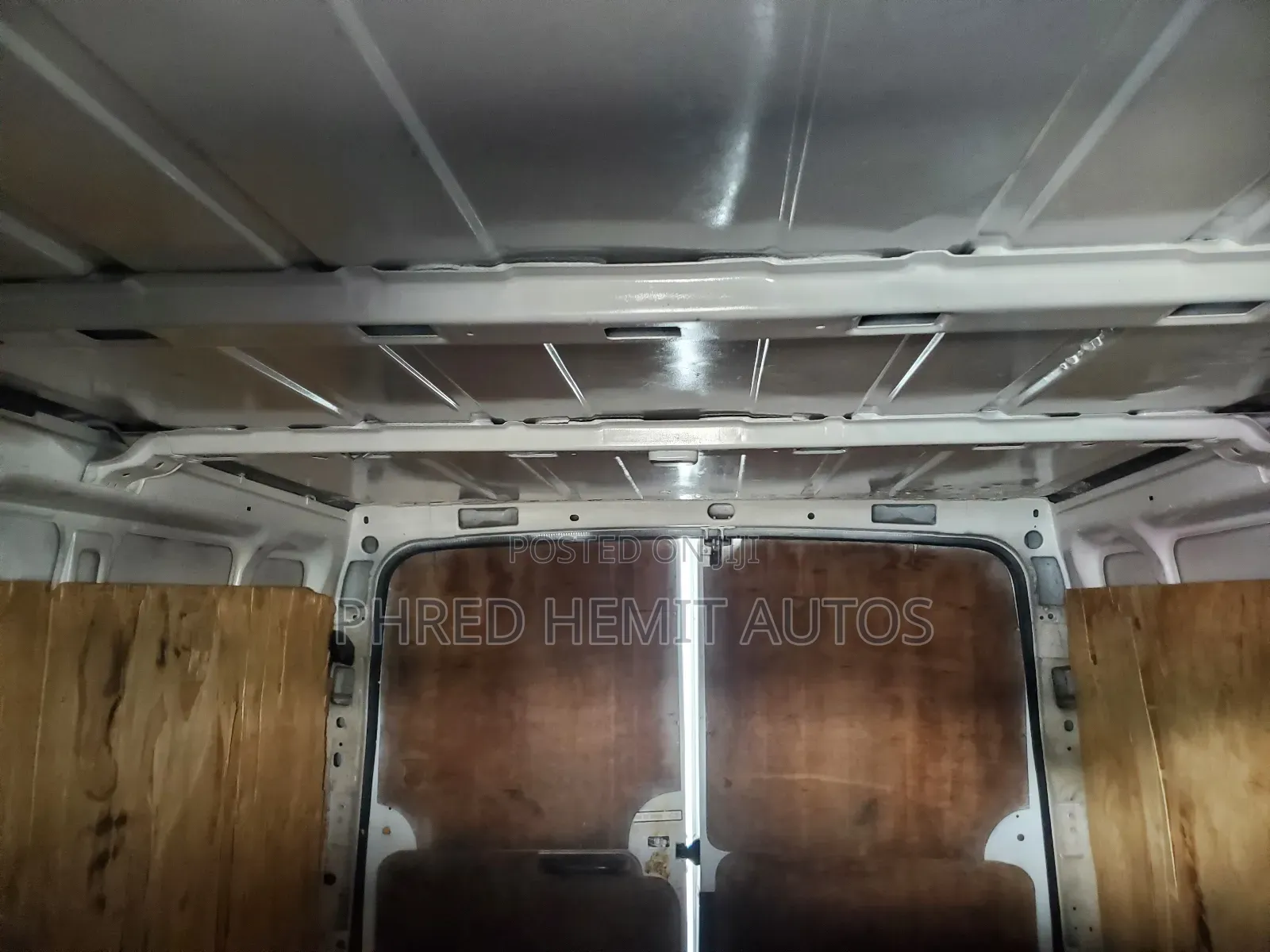 Ford Transit 2002 Yellow