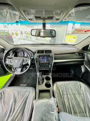 Toyota Camry SE 4dr Sedan (2.5L 4cyl 6A) 2015 White