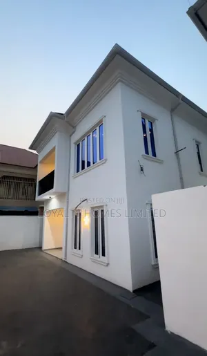 4bdrm Duplex in Parkview Estate for sale