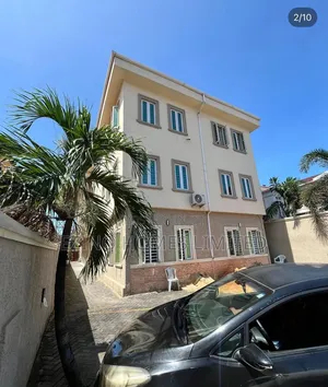 3bdrm Apartment in MacPherson for sale