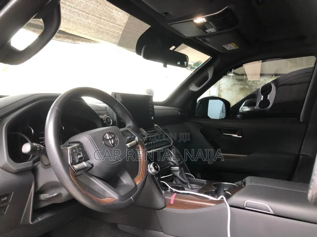 2025 Land Cruiser for Rental