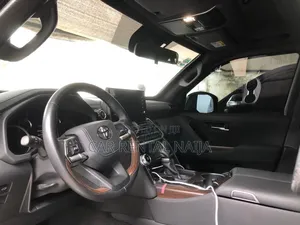 2025 Land Cruiser for Rental