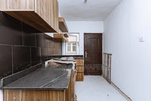 3bdrm Block of Flats in Ojuelegba for sale