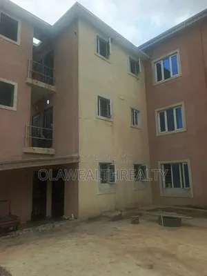 3bdrm Block of Flats in Iyanganku for rent